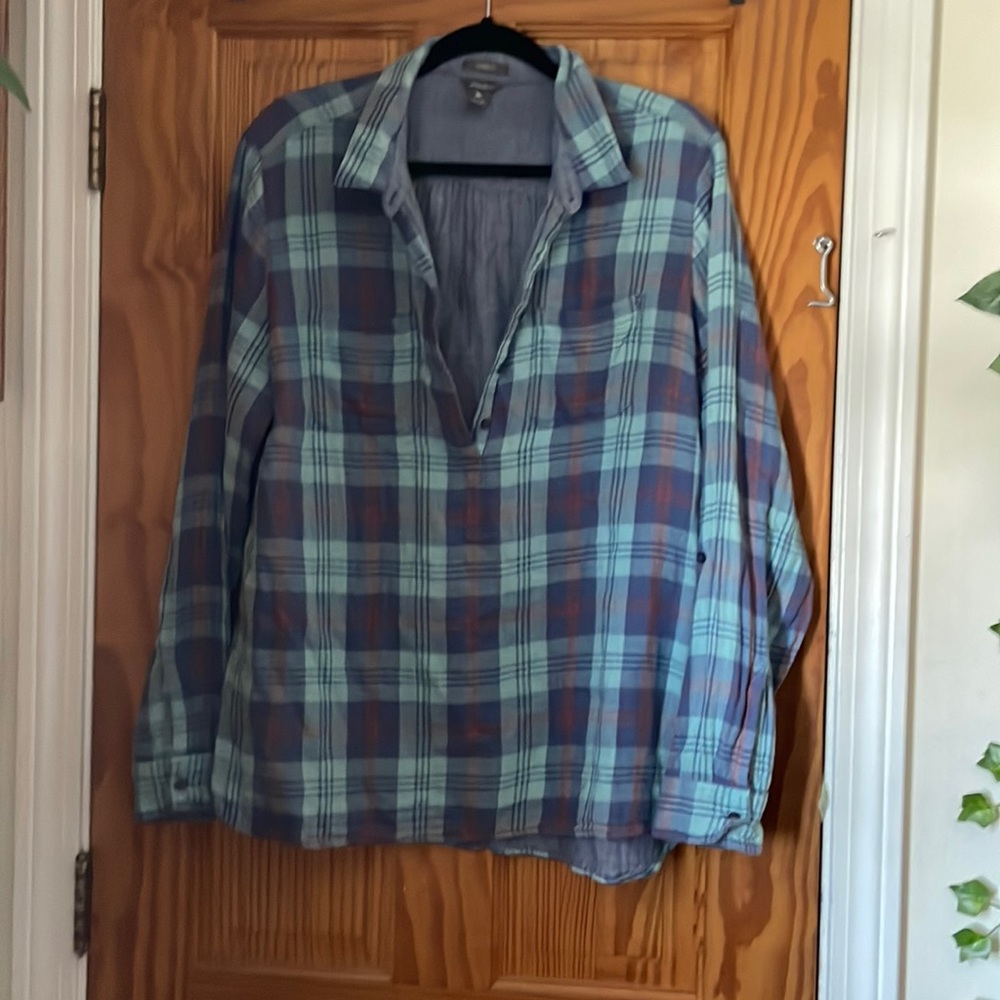 Eddie Bauer- Pull over flannel
